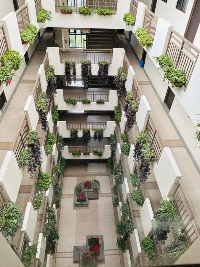 Near Johnhay Minesview Fast Wi-Fi Netflix Balcony Apartamento Baguio City Exterior foto